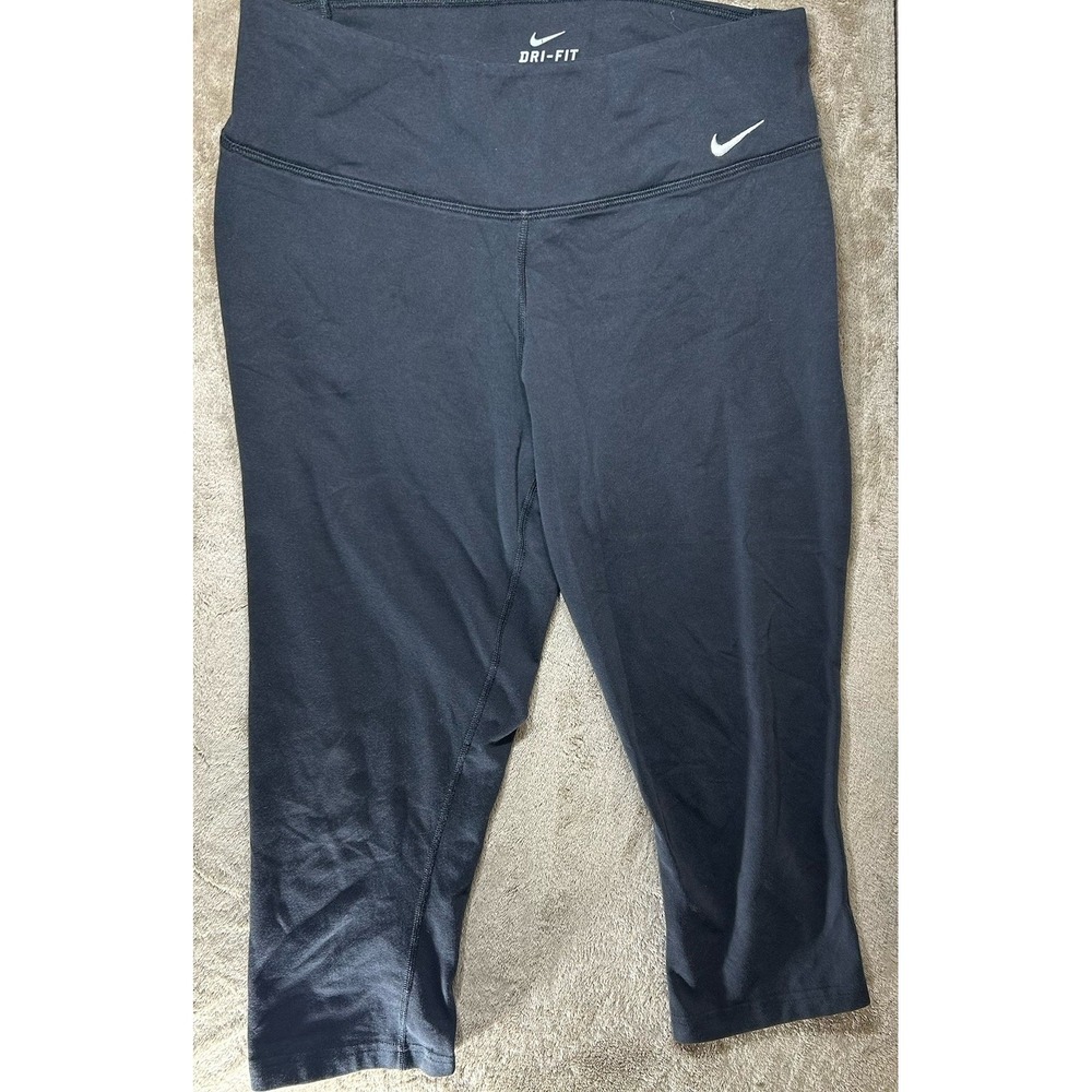Nike Dri-Fit Women's Black‎ Cropped Leggings Capris Size Medium Athletic